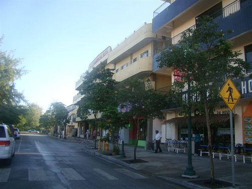 Micro Beach Hotel Garapan Exterior photo